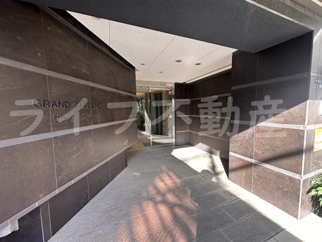 グランガーデン足代新町のエントランス|ゆとりのあるエントランスです