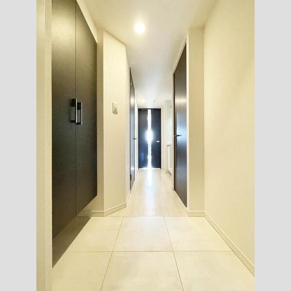 S-RESIDENCE神戸磯上通の玄関