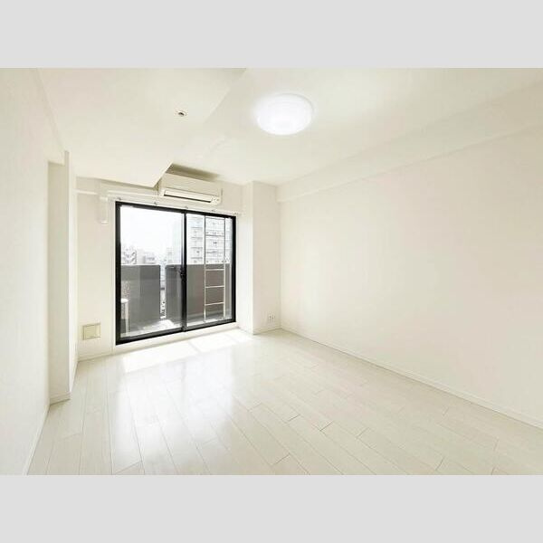 S-RESIDENCE神戸磯上通の居間・リビング
