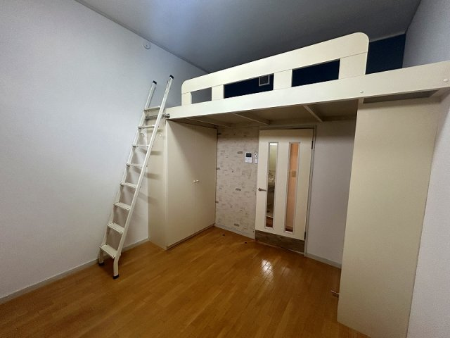 松戸市新松戸２丁目のアパート