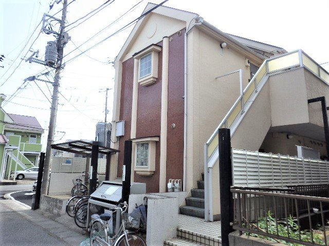 松戸市新松戸２丁目のアパートの外観