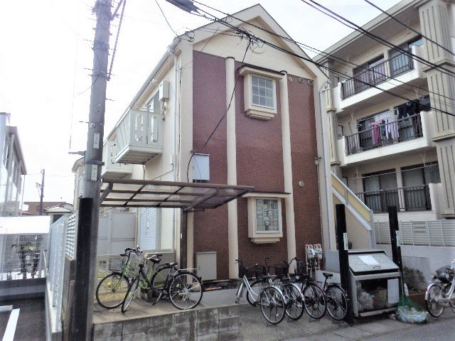 松戸市新松戸２丁目のアパートの外観