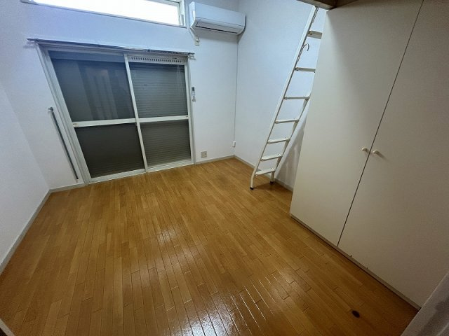 松戸市新松戸２丁目のアパート