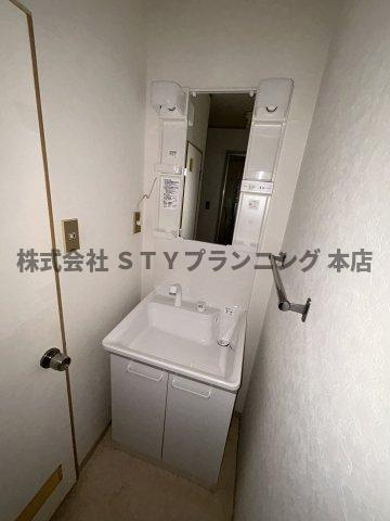 仲介手数料0円！アミューズメントA棟・B棟の独立洗面台