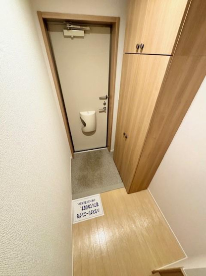 【玄関】 | ヴェヌスタ幾野 | 明るい玄関です