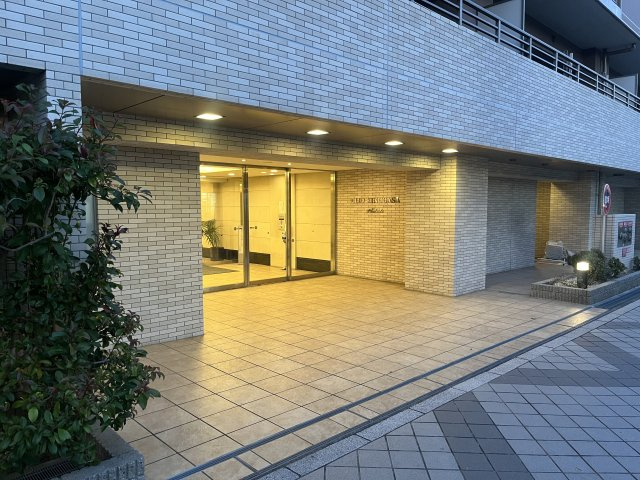 クリオ衣笠フィルソーレ|エントランス部分です。