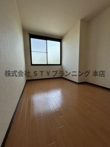 仲介手数料０円！パークサイドピエリスの洋室