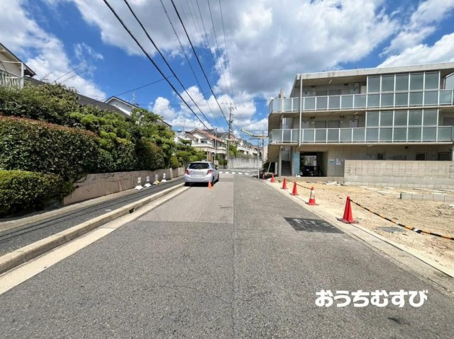 名東区西山台1期(全2棟)の前面道路含む現地写真