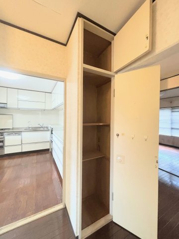椿峰ニュータウン52街区１号棟の収納
