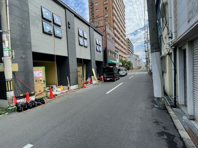 OP BOXの駐車場|前面道路:約6m