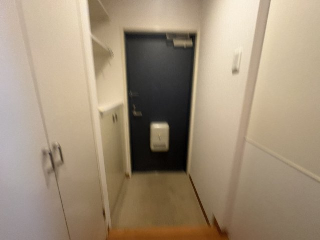 ミラクルセブン江坂の玄関