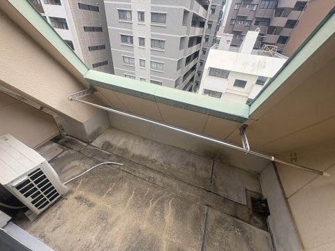 ミラクルセブン江坂のバルコニー