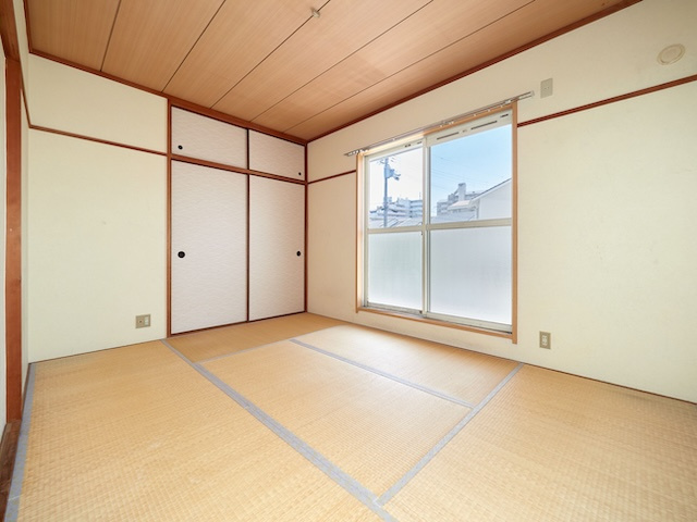 タウンハウス伊川谷の和室|2階6帖和室