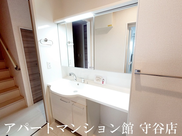ファミリアつくばの独立洗面台