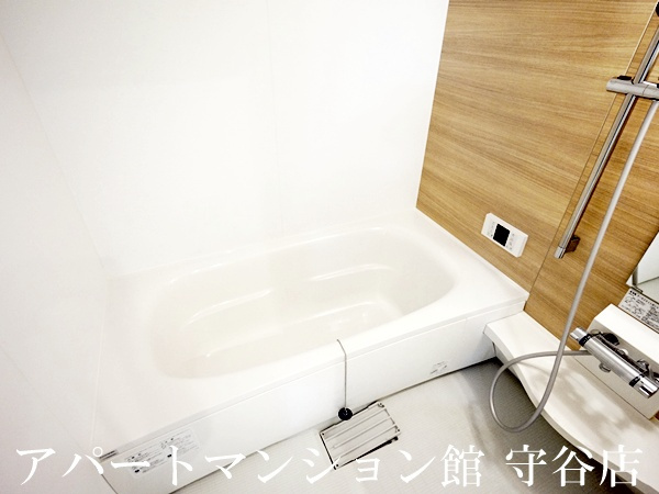 ラヴィーヌみどりのの浴室