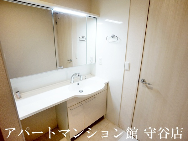 ラヴィーヌみどりのの独立洗面台