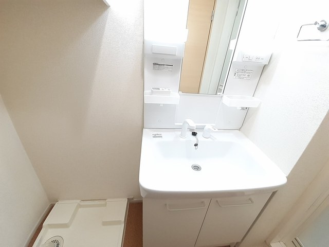 グリーンステージⅢ番館の独立洗面台|洗面所