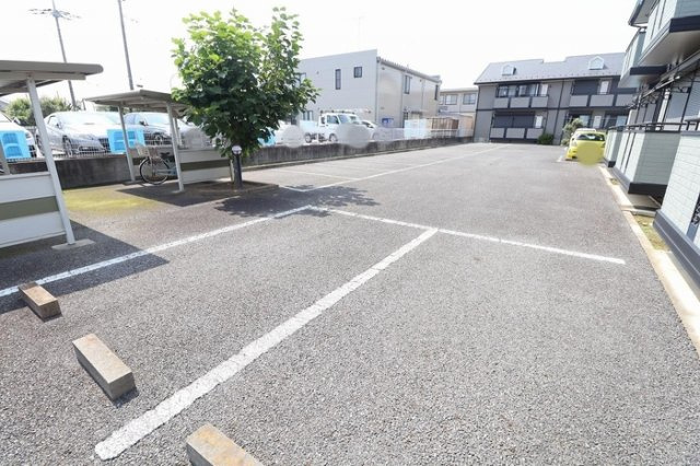 イーグルガーデン ＡＢの駐車場|駐車場