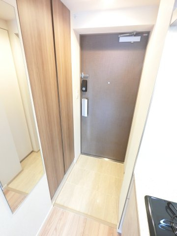 ラクラス南行徳の玄関