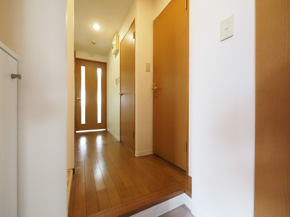 大阪市浪速区桜川２丁目の賃貸マンションの玄関