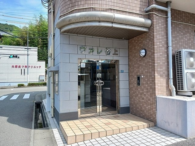 ヴァレ谷上のエントランス