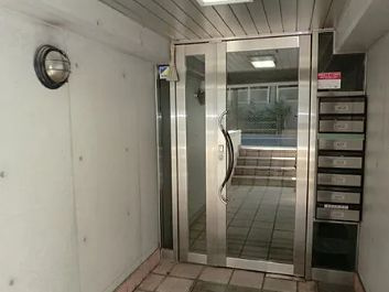 K'S FLATのエントランス