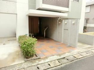 CRYSTA荒牧のエントランス