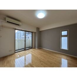南向き、２面採光で明るいお部屋です♪