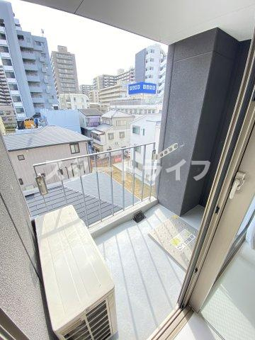 大阪市淀川区西三国１丁目の賃貸マンションのバルコニー