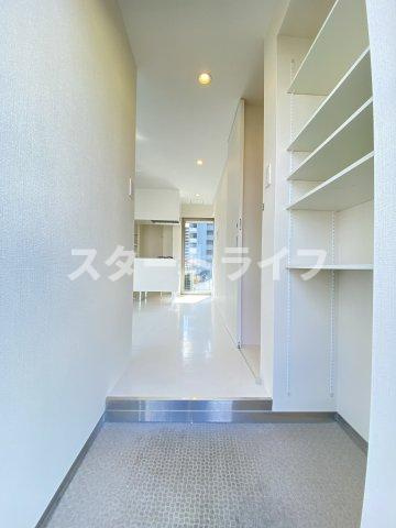 大阪市淀川区西三国１丁目の賃貸マンションの玄関