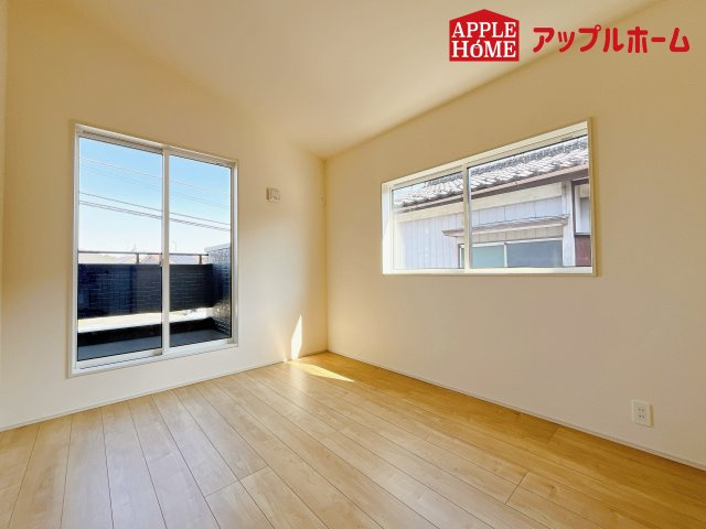 さいたま市見沼区大和田町2丁目7期の洋室|充分な広さの収納を備え、風通しも良く、大変居心地の良い採光良好な洋室は、快適空間。プライベートの時間もゆったりお寛ぎ頂けそうですね！