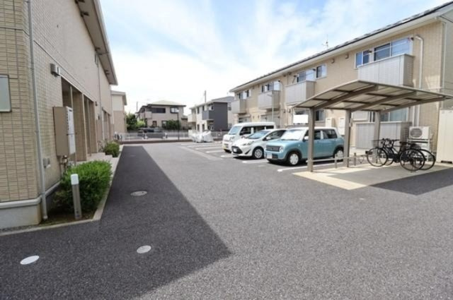 メゾン エクレール Bの駐車場|駐車場