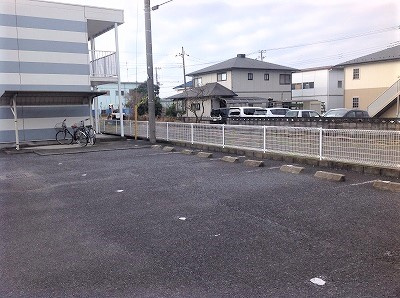 レオパレスプリマベーラの駐車場|画像9