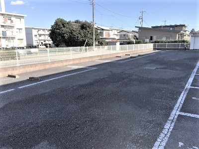 レオパレスアークハイムの駐車場|画像8