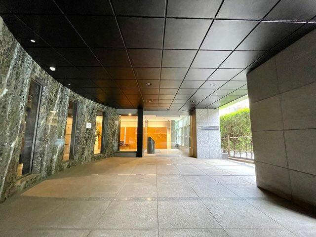レジディア代官山のエントランス|建物の入り口です