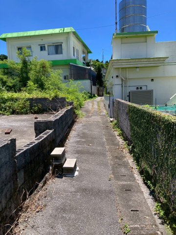 うるま市与那城平安座の周辺