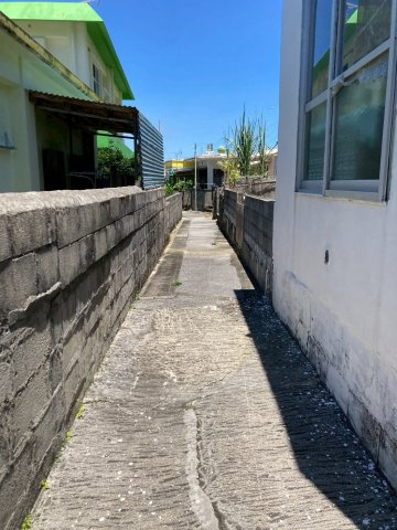 うるま市与那城平安座の周辺