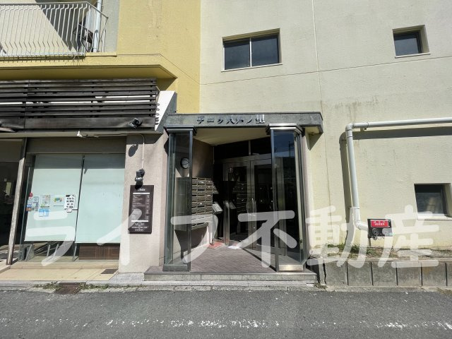 アーク八戸ノ里のエントランス