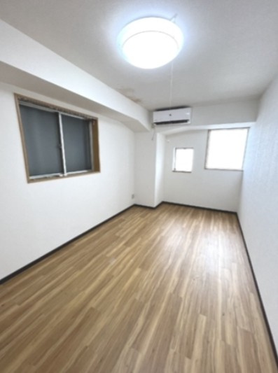 信越ビルの寝室