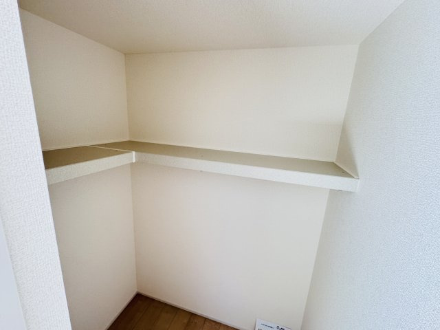 松戸市大谷口新築戸建【殿平賀小学校：8分】の収納|7.25帖寝室・ウォークインクローゼット