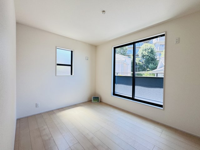 松戸市大谷口新築戸建【殿平賀小学校：8分】の子供部屋|6.5帖洋室