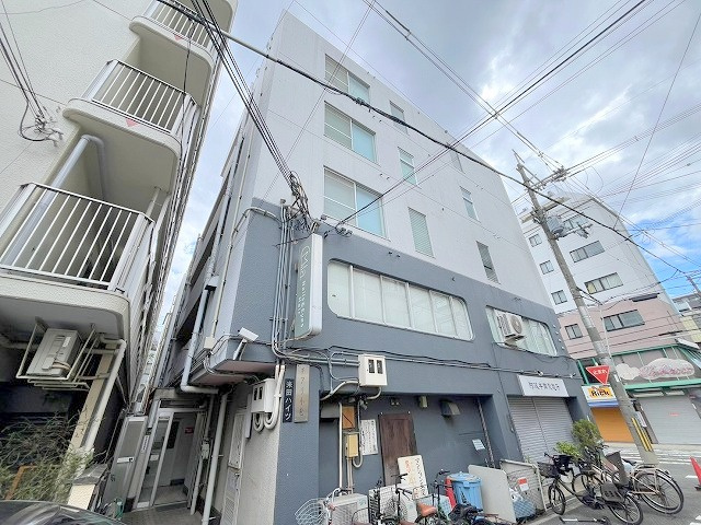 チアリ小松の外観
