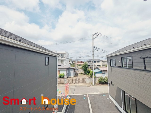 相模原市中央区上矢部第39の展望|開放的なバルコニーは見晴らしもよく、太陽の温かな温もりをめいっぱい受け止めてくれます。太陽の光と爽やかな風を受けたお洗濯物はあっという間に乾き、取りこむ時には太陽の匂いを感じられそうですね。
