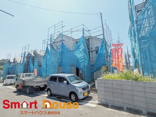 桂台西5期全8棟の前面道路含む現地写真