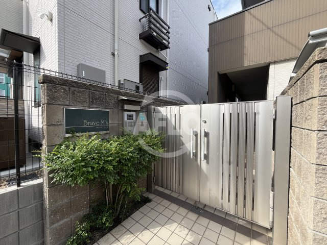 ブレーブエムズのエントランス|ブレーブエムズ　エントランス
