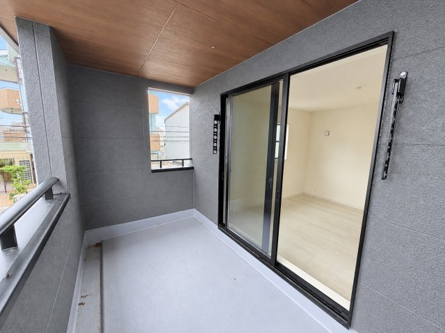 リーブルガーデン泉佐野市鶴原8期のバルコニー|インナーバルコニーで少しの雨なら防げます