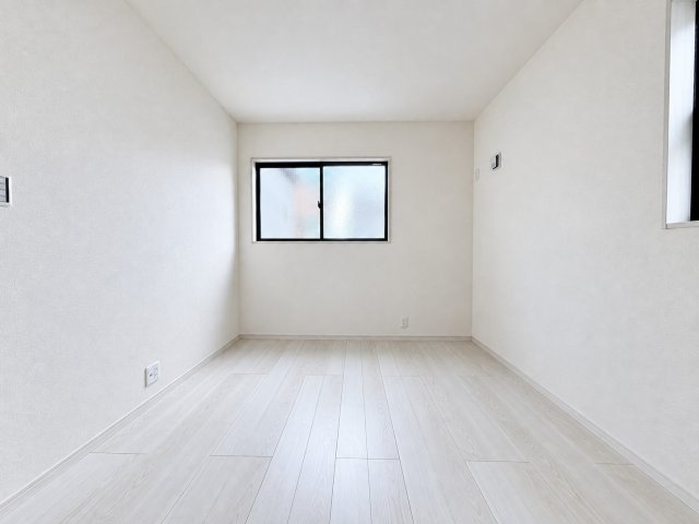 リーブルガーデン泉佐野市鶴原8期の子供部屋|６帖の洋室です。お子様のお部屋にいかがでしょうか？