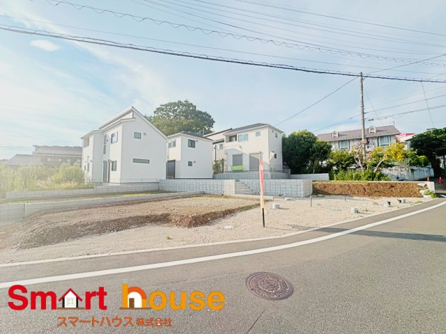 綾瀬市寺尾本町　条件付売地全6区画の前面道路含む現地写真