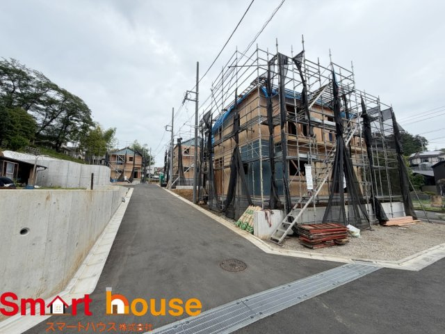 八王子市長房町第32　売地3区画の前面道路含む現地写真