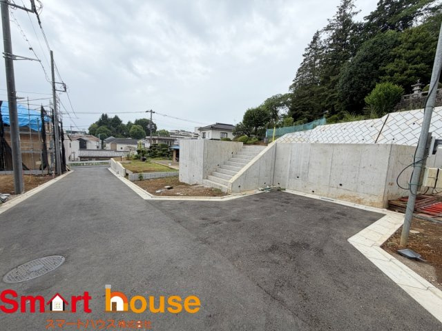 八王子市長房町第32　売地3区画の前面道路含む現地写真